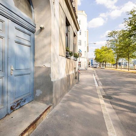 Apartment Near Schoenbrunn & Metro Виена Екстериор снимка