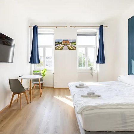 Apartment Near Schoenbrunn & Metro Виена Екстериор снимка