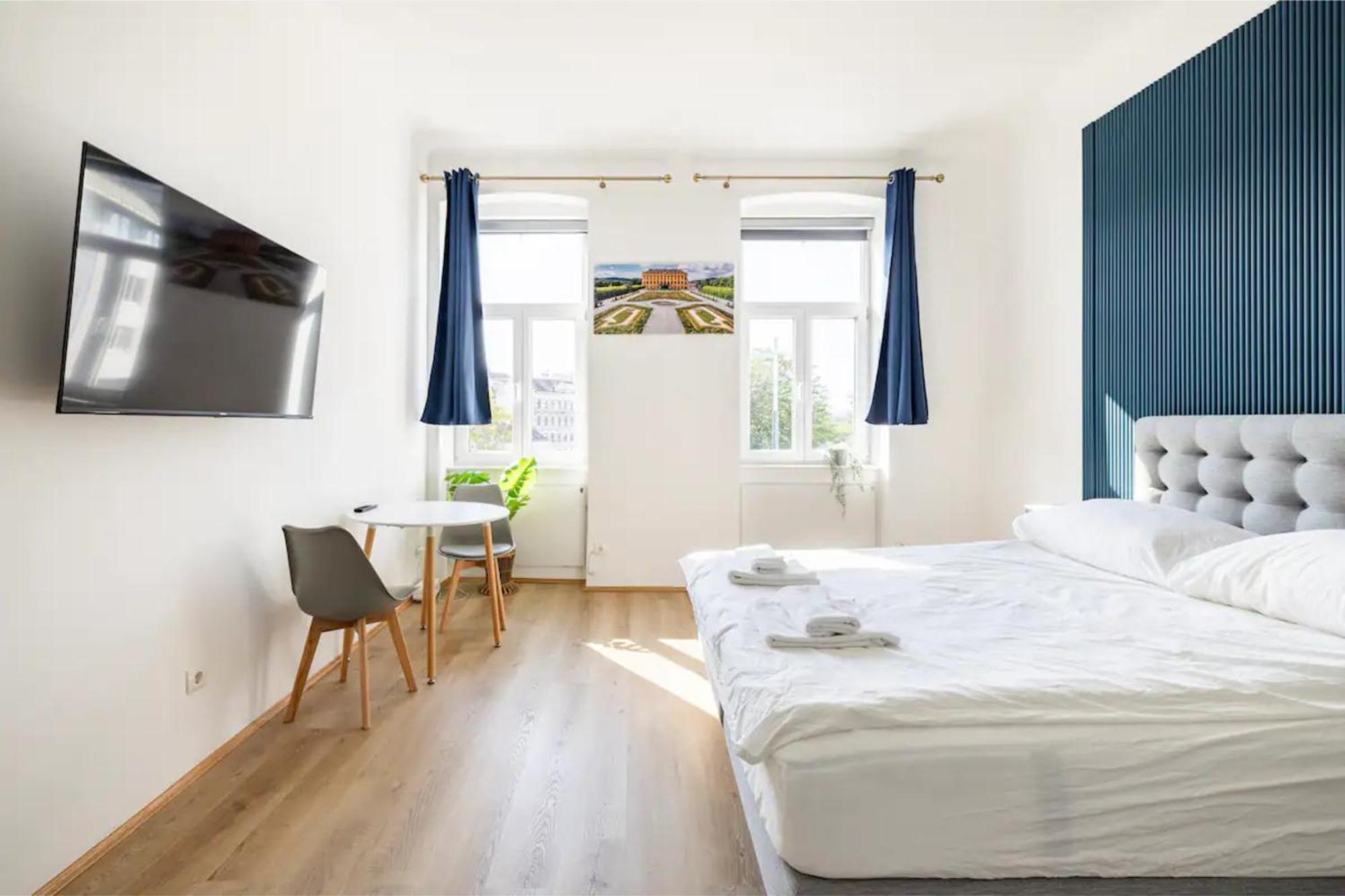 Apartment Near Schoenbrunn & Metro Виена Екстериор снимка