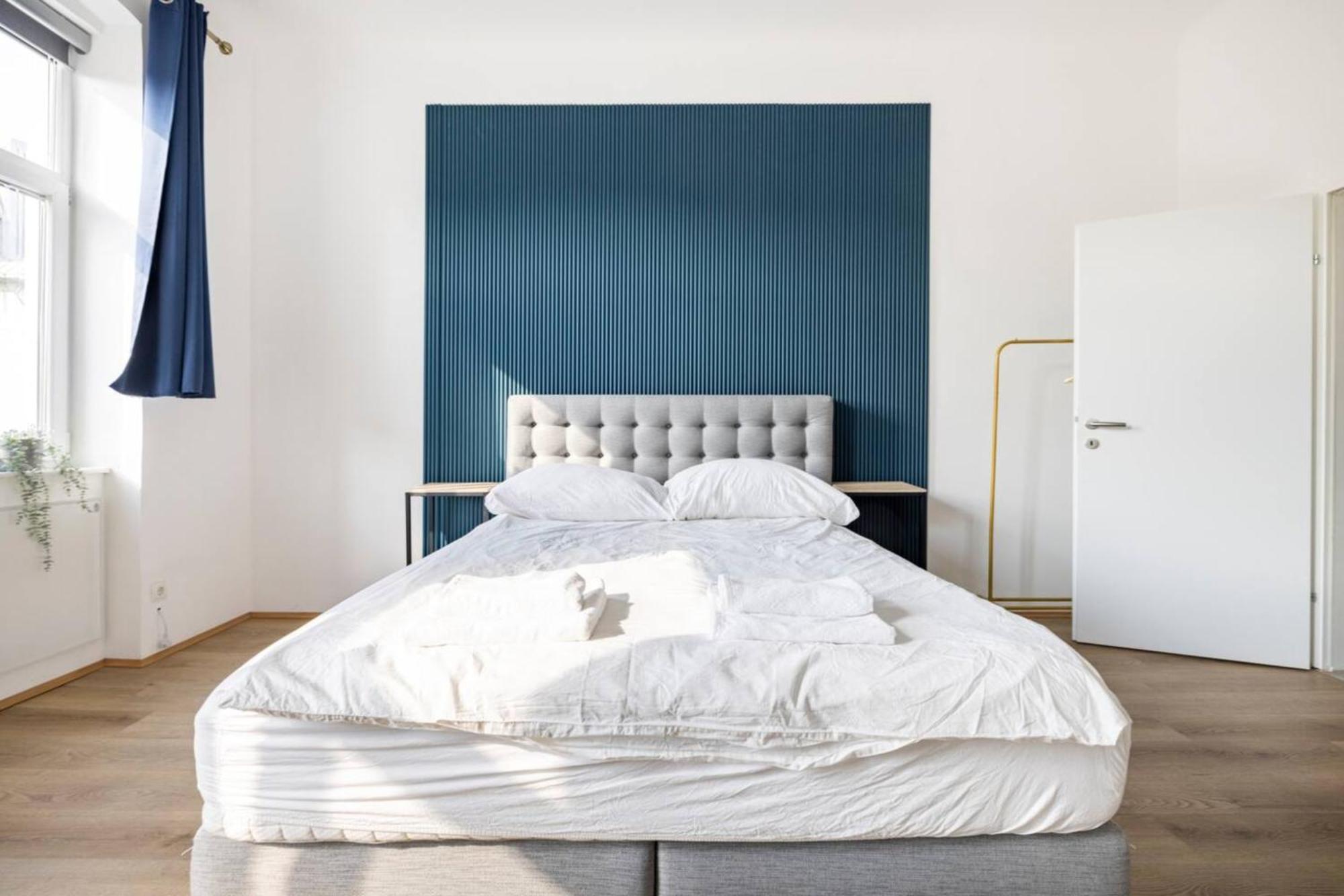 Apartment Near Schoenbrunn & Metro Виена Екстериор снимка